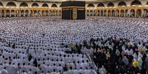 Cara Mendapatkan Shaf Pertama di Masjidil Haram salma tour umrah murah hotel dekat